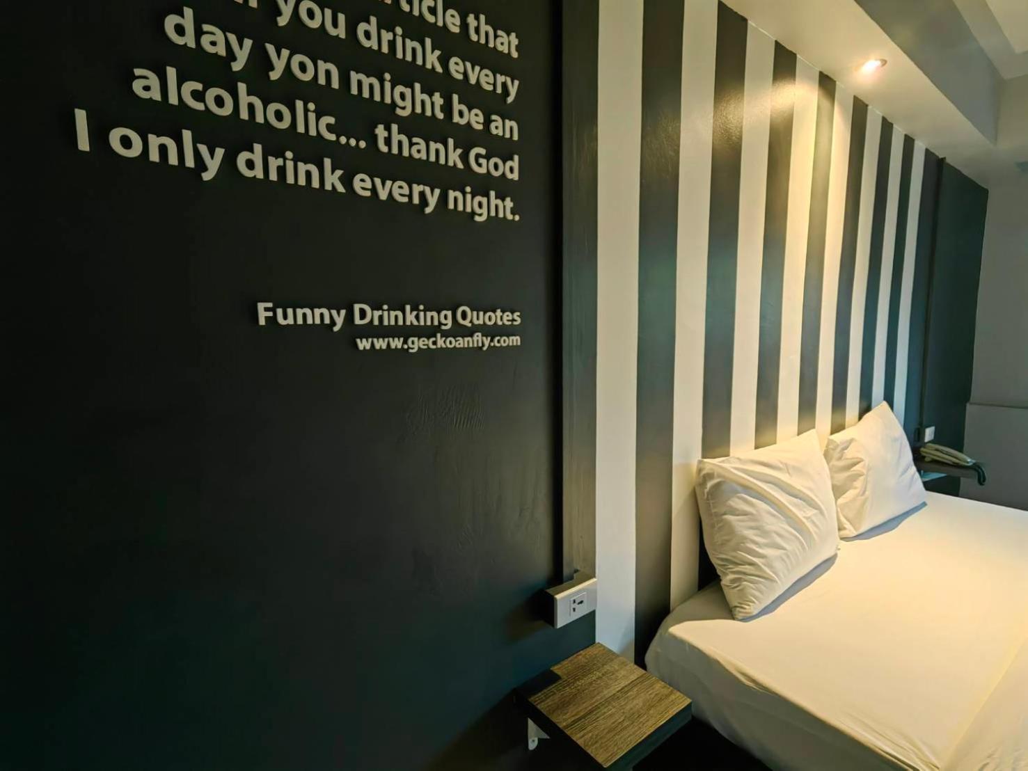 Hollywood Dannok Hotel Sadao ภายนอก รูปภาพ