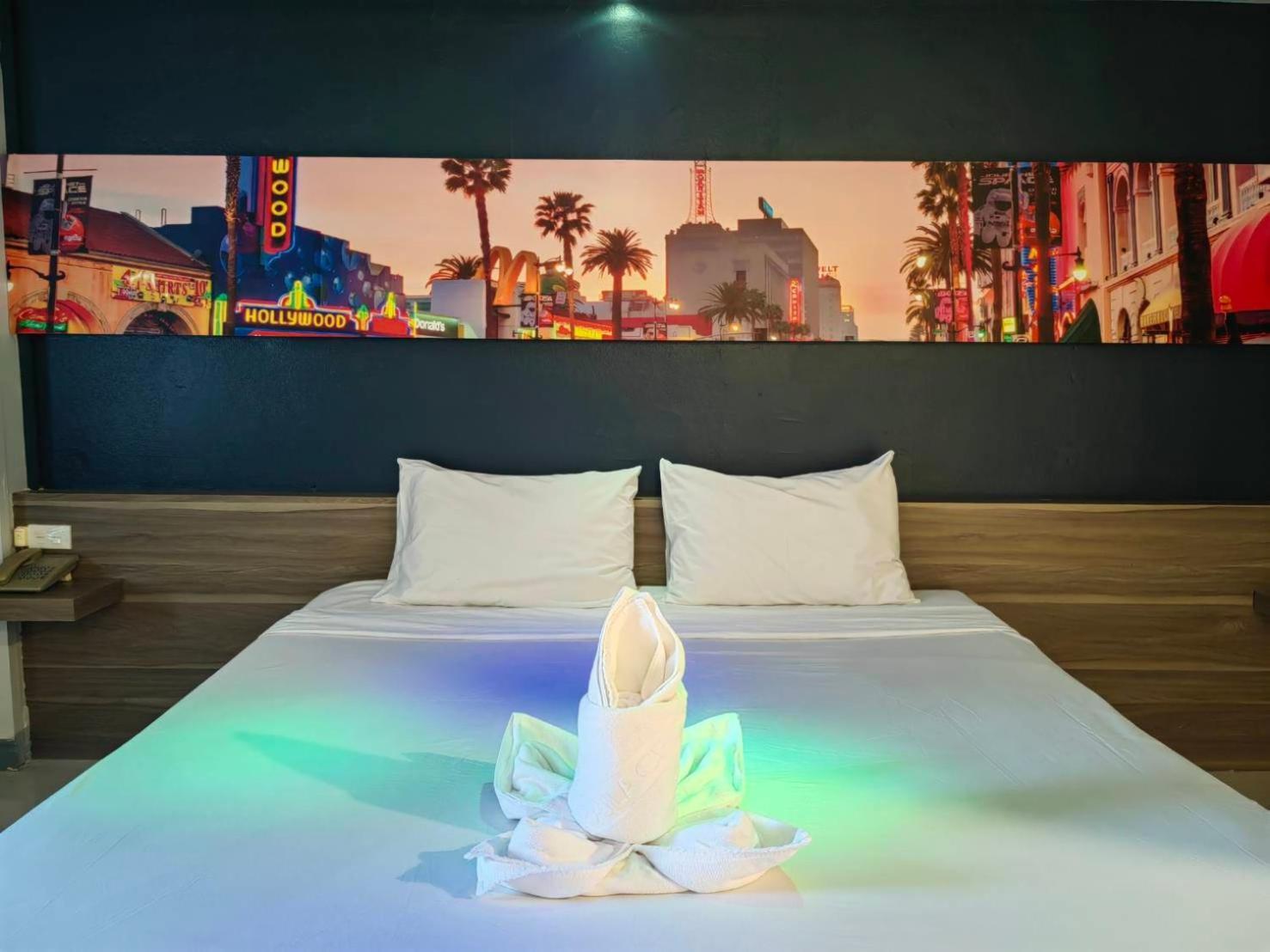Hollywood Dannok Hotel Sadao ภายนอก รูปภาพ