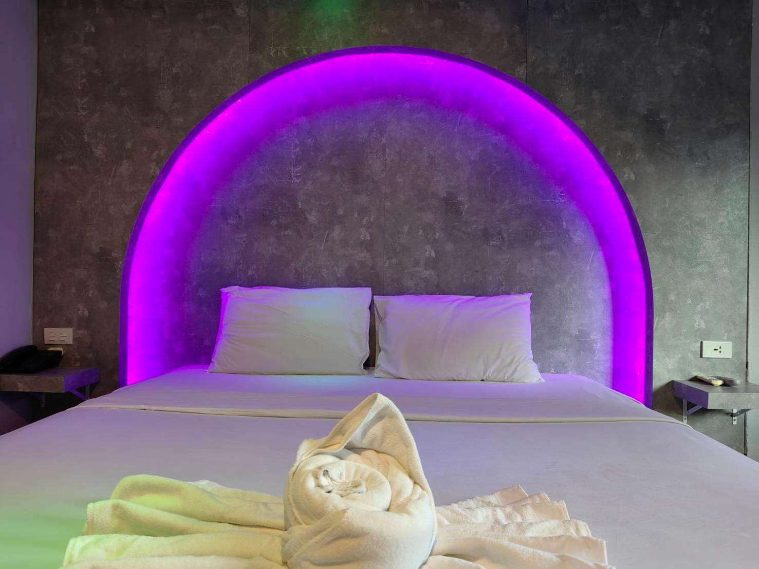 Hollywood Dannok Hotel Sadao ภายนอก รูปภาพ