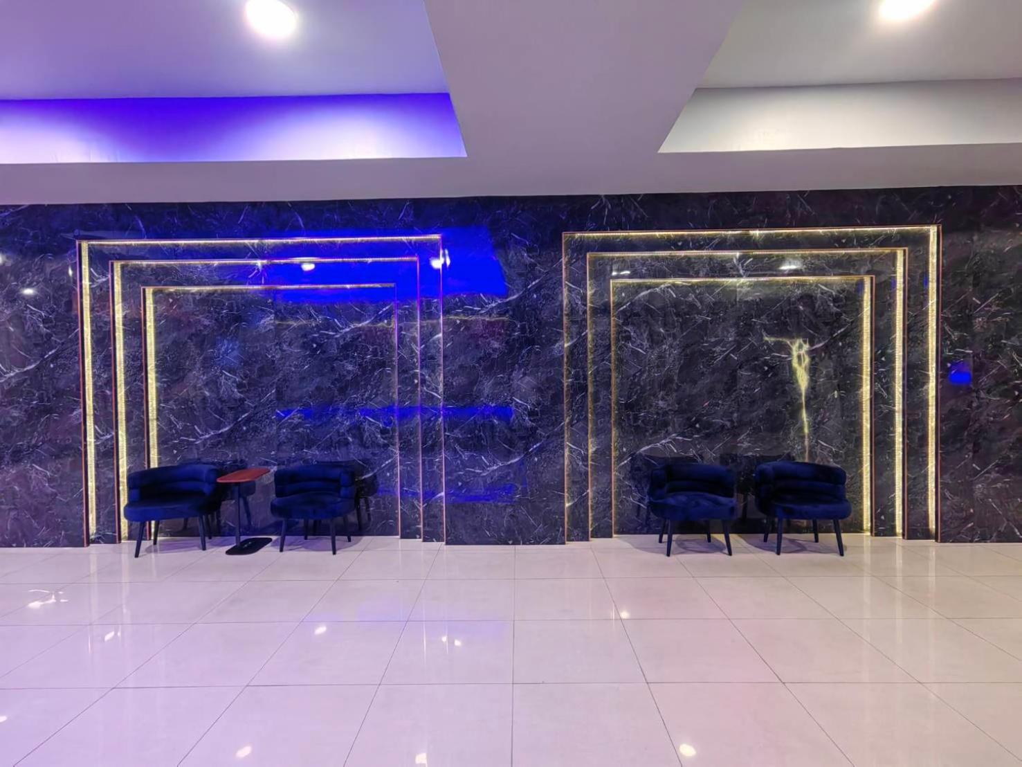Hollywood Dannok Hotel Sadao ภายนอก รูปภาพ