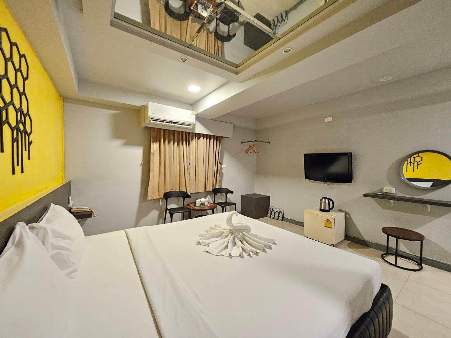 Hollywood Dannok Hotel Sadao ภายนอก รูปภาพ