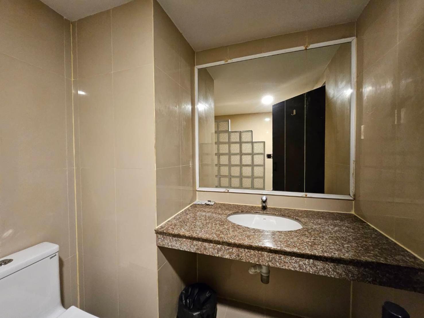 Hollywood Dannok Hotel Sadao ภายนอก รูปภาพ