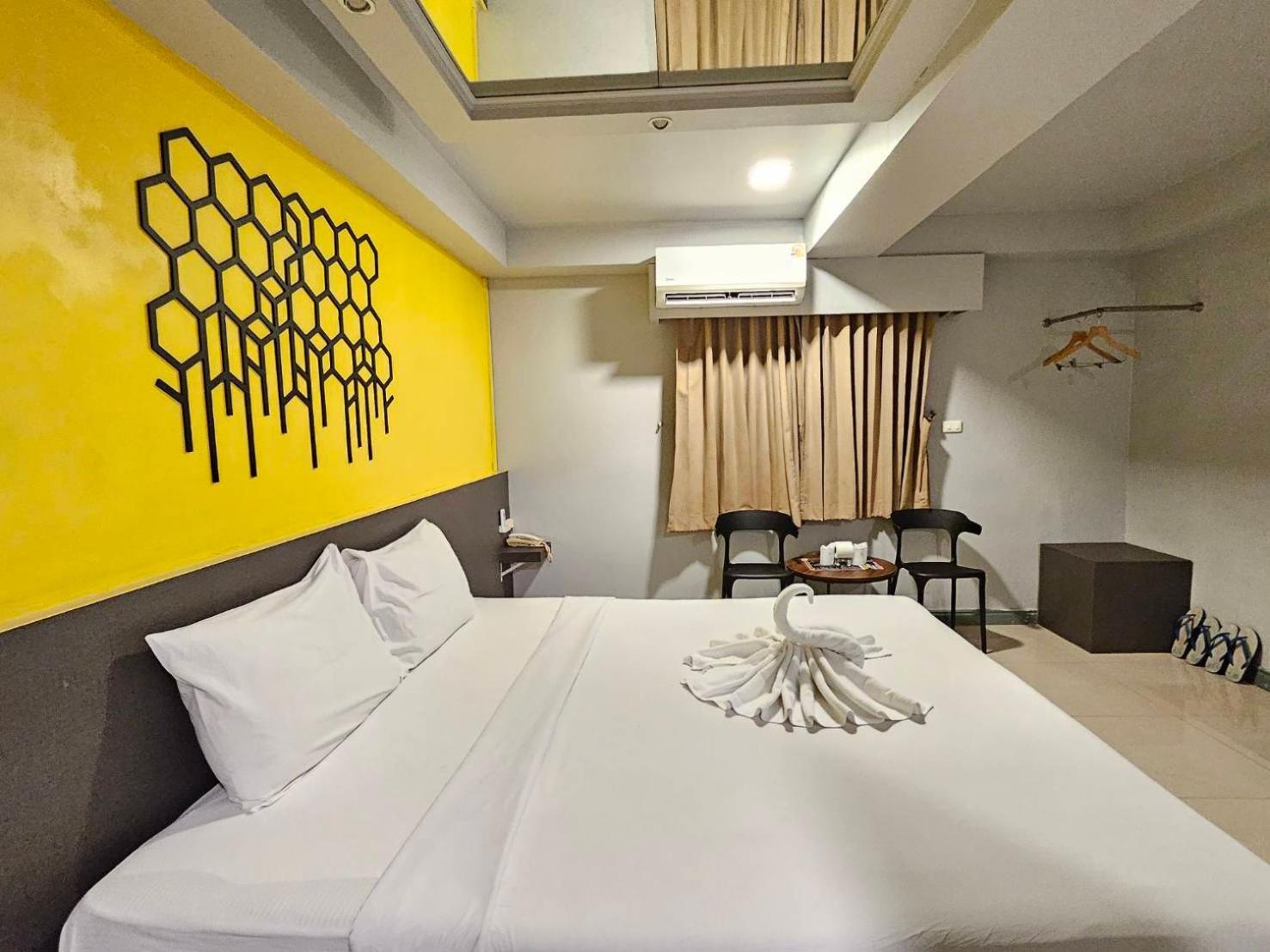 Hollywood Dannok Hotel Sadao ภายนอก รูปภาพ