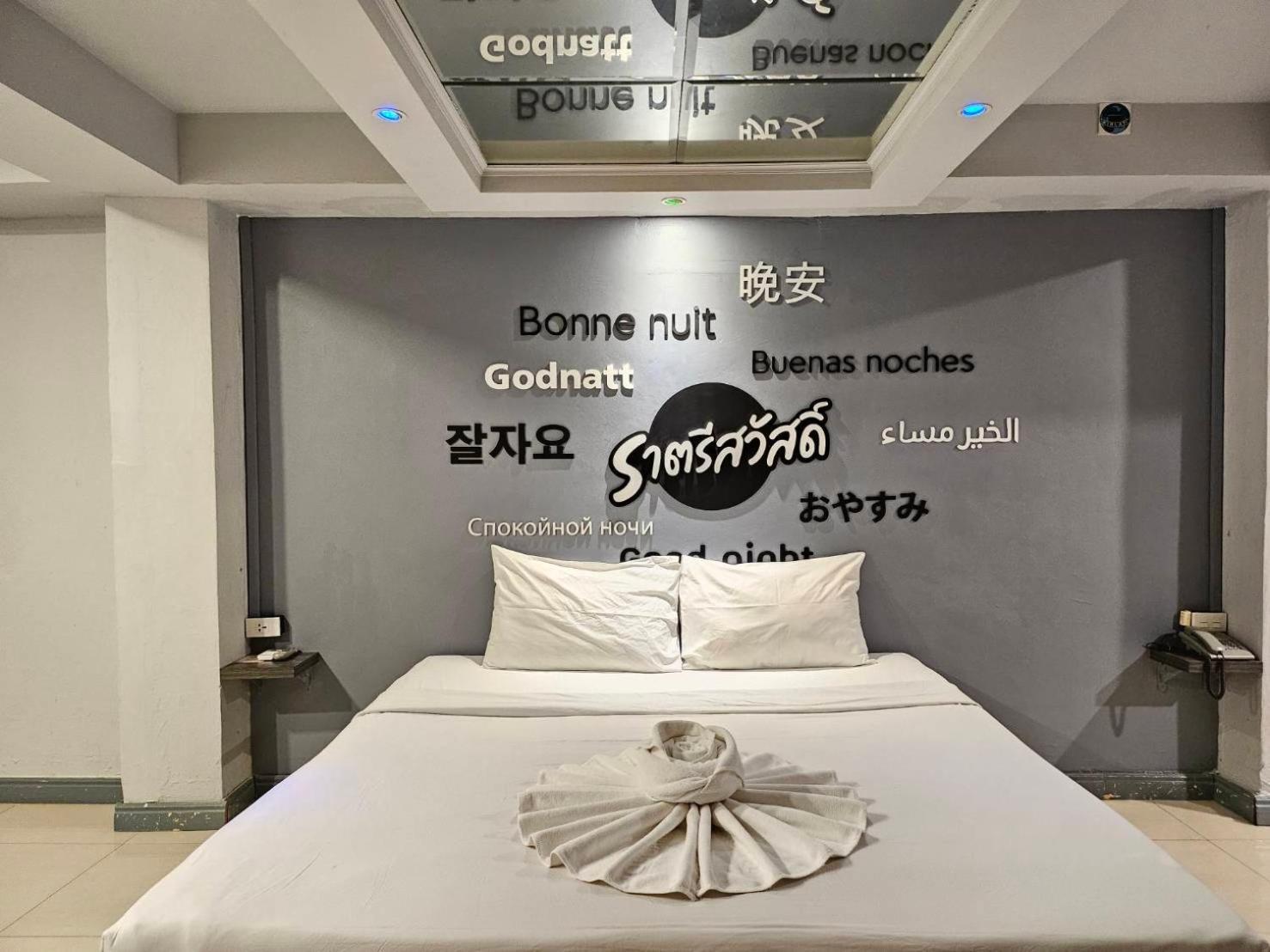 Hollywood Dannok Hotel Sadao ภายนอก รูปภาพ